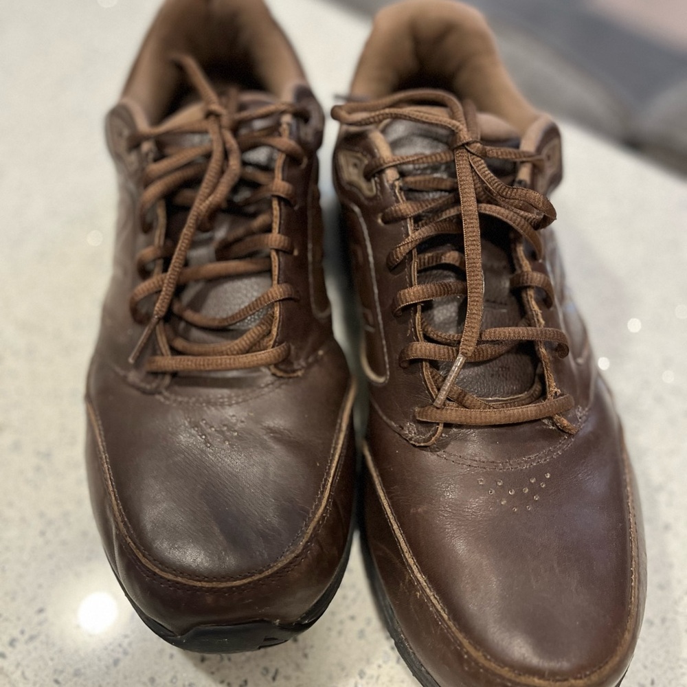 Reduced- Balance Brown Sneakers with Leather Upper and Lace-Up Design